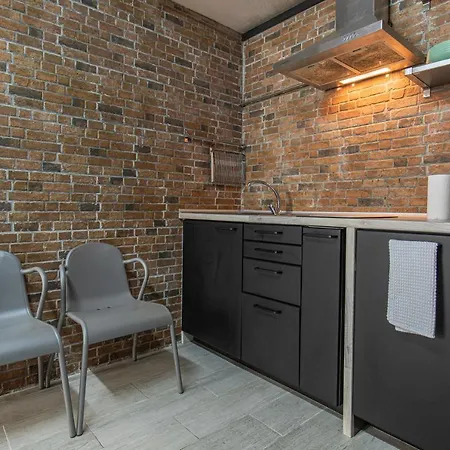 Stylish Industrial Loft near Belém by Innkeeper